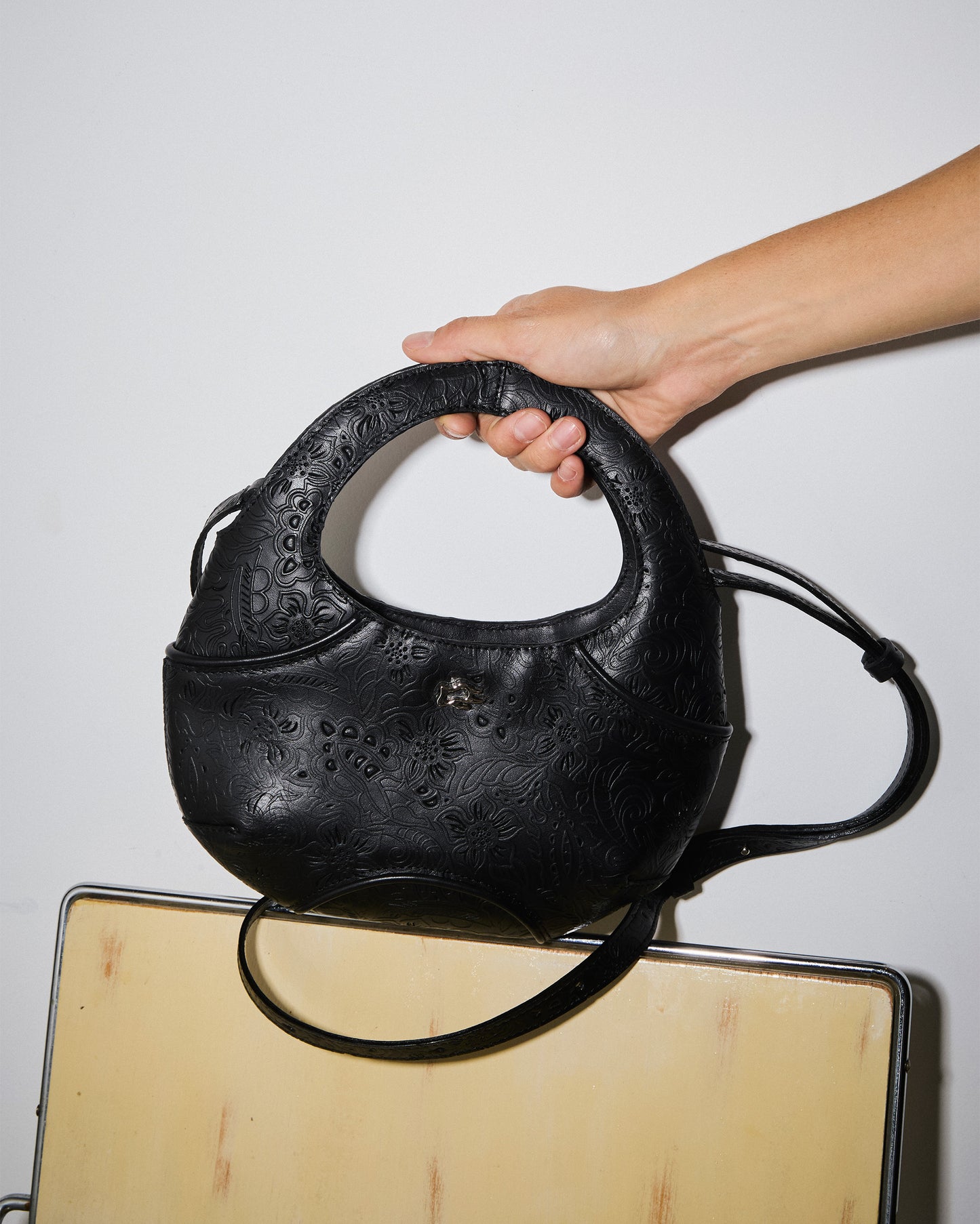 OVAL MINI BAG